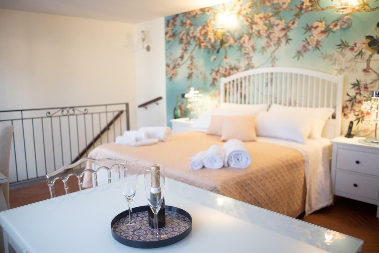 Bed Boutique Napoli Colors Hotel Exterior photo